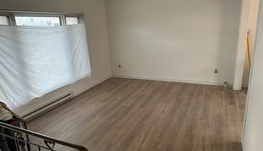Brossard A 区独立平房3+2 房间2个全浴宽敞明亮10月中旬可整体出租