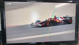 32” LCD SHARP 电视机，带遥控 $20