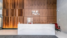 蒙城市中心YUL 高层美景带阳台Studio5月起租