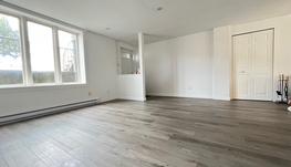 西岛Pierrefonds 近Kirkland 4个半地下室