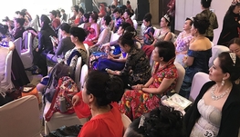 中老年珠宝旗袍模特