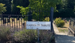 Spot 5710，Phase 3 — 位於 Forest Lawn 最受歡迎且寧靜的園區之一 Garden of Tribute