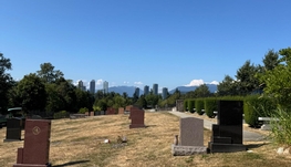 Spot 5710，Phase 3 — 位於 Forest Lawn 最受歡迎且寧靜的園區之一 Garden of Tribute