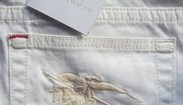 Burberry 全新白色牛仔裤 带吊牌 $100出
