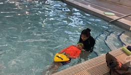 游泳教練(女私人, 懂普通話/廣東話/英文) swimming coach