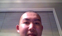 本人，男，我一辈子没谈过恋爱，我非常想找个美女女朋友。我在阿省的戴斯兰(Daysland)读了高中和干了几年义工