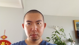 本人，男生，29岁，从未谈过恋爱，有自闭症，我非常想找个美女女朋友，有个让我非常生气和受不了的事情，有次我父母带我去圣地亚哥旅游，在一个博物馆里，我看到前面有一对中国情侣，女生美若天仙，超级年轻可爱，男的又老又胖且超级大叔脸，当时我只好几乎闭眼走路，当那大叔不存在或早晚要见阎王爷，他们还很亲热，我超想请人baoda这让人恶心要吐的wbd男恶魔，赶快qs!!!!