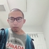 本人还不够难看，男，29岁，从未谈过恋爱，我只想找个非常非常非常漂亮的女朋友，因为美女跟难看的男生才会真的幸福。