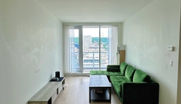市中心YUL两室两位高级公寓出租 无敌视野 拎包入住 可提供室内车位