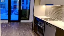 麦吉尔大学正大门斜对面peel街全新studio出租，