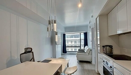 蒙特利尔市中心豪华公寓5月短租一月1500 包家具家电水电暖网