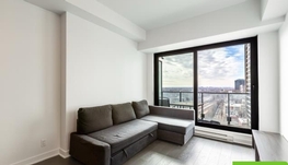 蒙特利尔市中心TDC一期condo出租