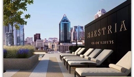 蒙特利尔市中心高级豪华全新公寓出租，一室一厅，卧室有窗户，房间采光极好，随时入住