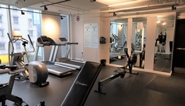 市中心近麦大，Peel地铁站一室一厅，阳面