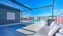 Peel 地铁站 麦大 康大 高档公寓 三个半 阳光明媚 1630$/月