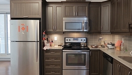 康大地铁站旁Douze公寓 6月中旬起 主卧转租