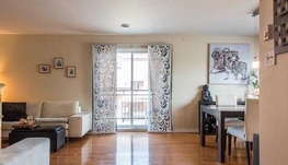 ★徐记房产★南岸Brossard L区双层3卧室公寓：靠近REM与Dix30，带2个停车位与公共泳池