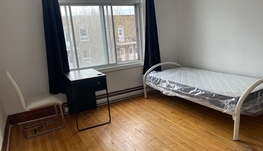 地铁口一百米650特价出租，月租年租日租均可