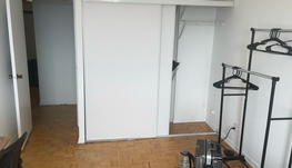 蒙特利尔市中心三个半卧室转租，随时入住