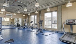 市中心精品公寓，拎包入住，尽享便捷生活！