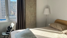 市中心康考迪亚附近两室一厅转租约