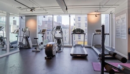 麦吉尔大学边上，2卧室，4个半，双地铁