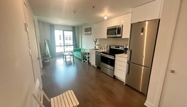 市中心包家电家具两室公寓出租，领包入住！