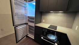 近麦大 地铁站楼下50m高级studio （短租7/1-7/29）仅1350