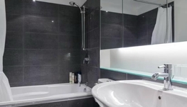 市中心1414 Rue Chomedey 开放式三个半 短租 7.5-8.31