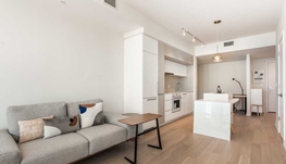 加拿大人三期TDC3，1卧+1Den，高楼层，带家具1990/月