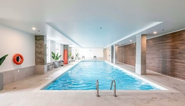 【明珠小区顶层三个半公寓招租】