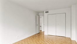 DT 4 1/2 9月 出租一间卧室